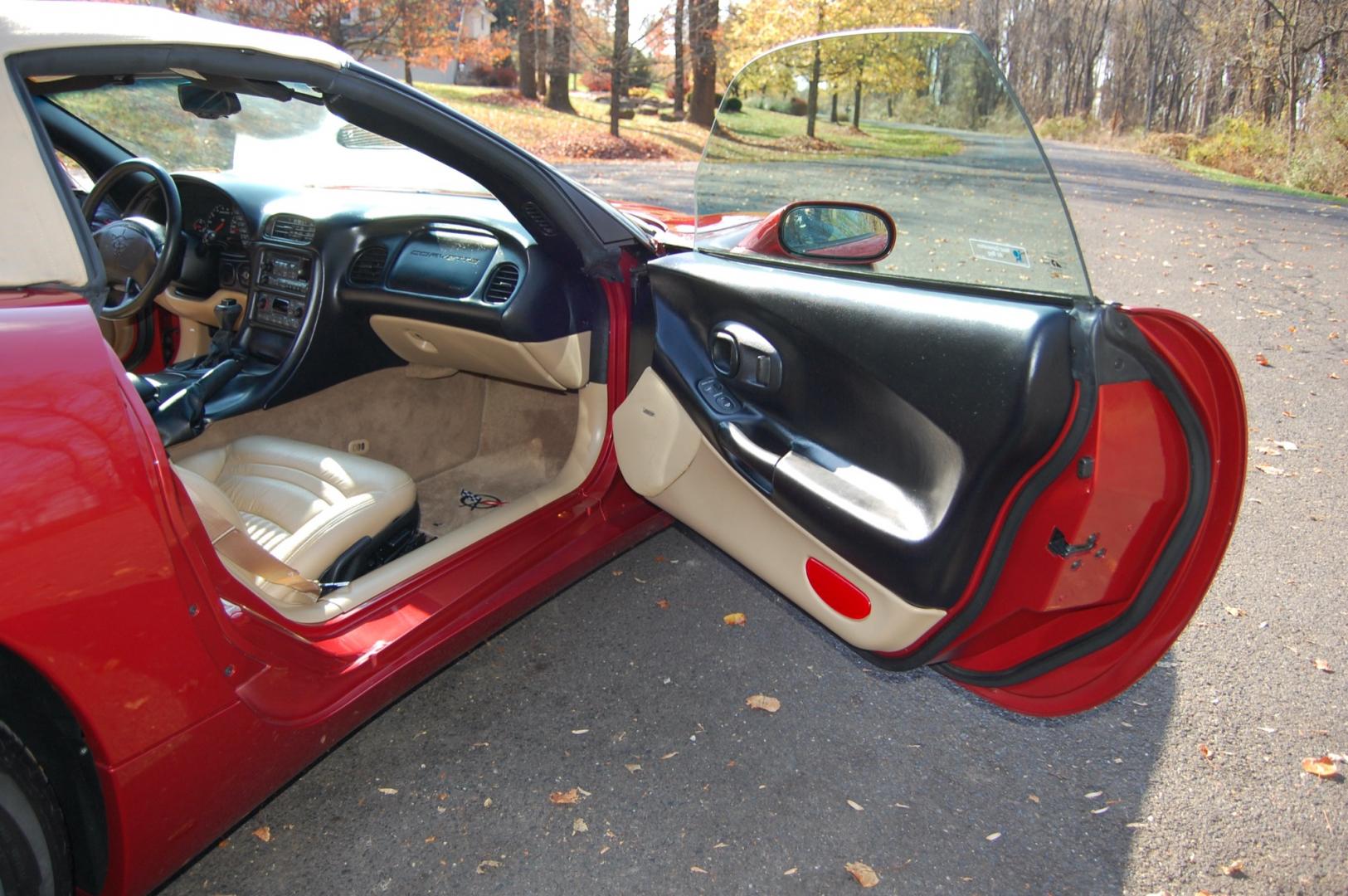 1998 Burgundy /Beige Leather Chevrolet Corvette (1G1YY32G9W5) with an 5.7 liter V8 engine, Automatic transmission, located at 6528 Lower York Road, New Hope, PA, 18938, (215) 862-9555, 40.358707, -74.977882 - Photo#38